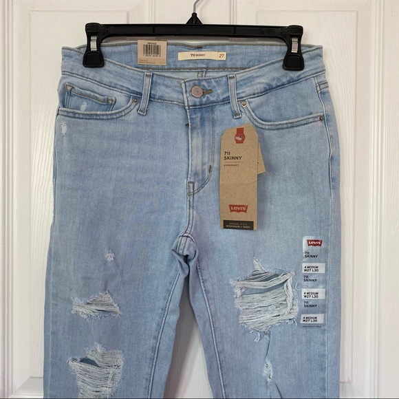 NEW Levi's 711 Mid Rise Distressed Skinny Jeans - Picture 6 of 15
